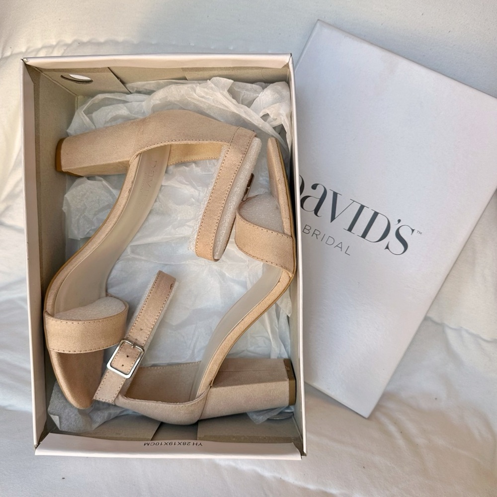 David’s Bridal Block Heel Ankle Strap Sandal | Size 7.5 | ARYA MBEIGE